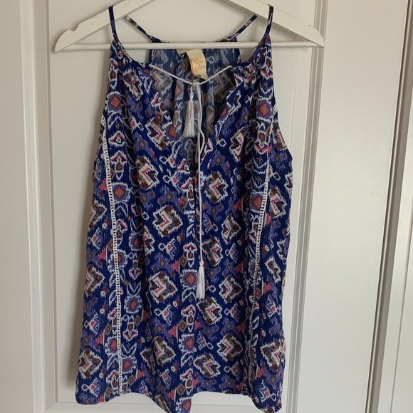 Lucy & Laurel Tank Top, Size M - Picture 3 of 6